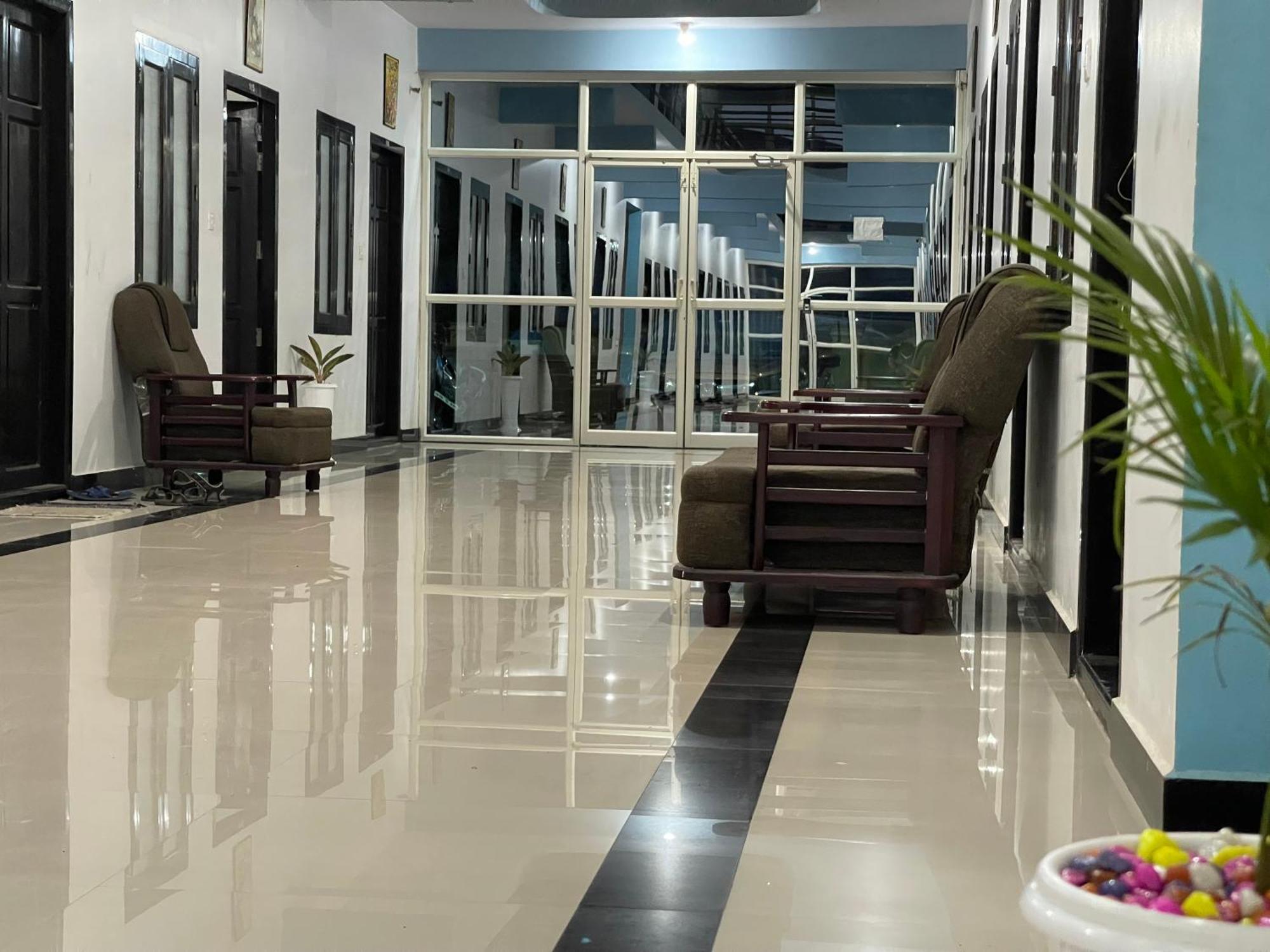 Nilastay Emirates Kazhakuttam 外观 照片